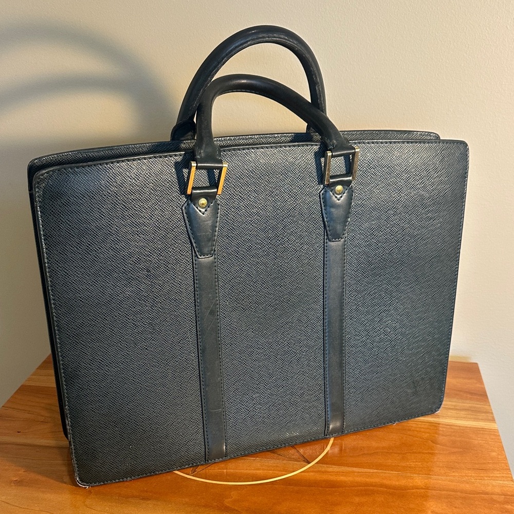 Louis Vuitton Taiga Porte Document Rosan leather briefcase Epicea.